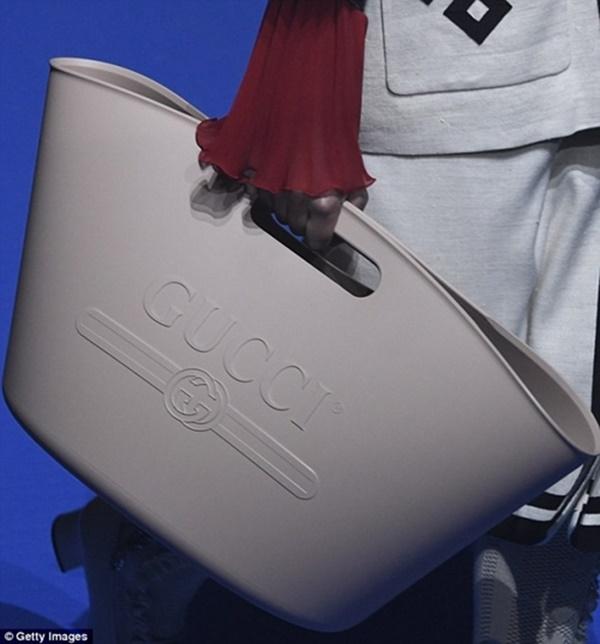 Túi xách 120 triệu đồng, sơ mi 24 triệu đồng bị chê như hàng chợ-4