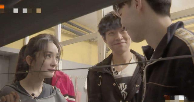 Dương Mịch phản pháo cực thông minh trước tin đồn cưa cẩm mỹ nam trẻ tuổi Đặng Luân-4