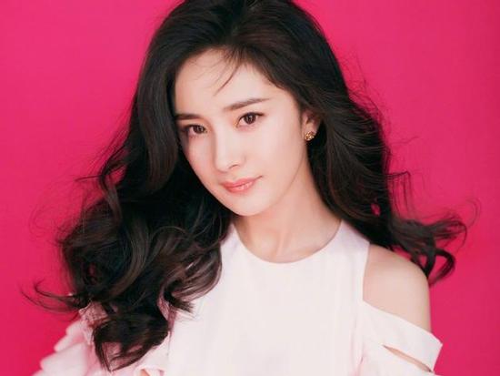 Dương Mịch phản pháo cực thông minh trước tin đồn 'cưa cẩm' mỹ nam trẻ tuổi Đặng Luân