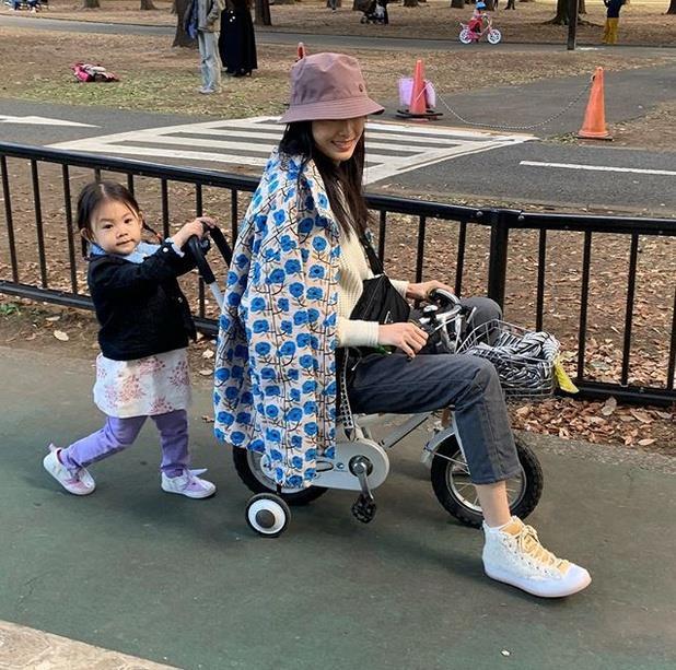 Cuộc sống lặng lẽ của Trần Quán Hy bên vợ siêu mẫu và con gái-4