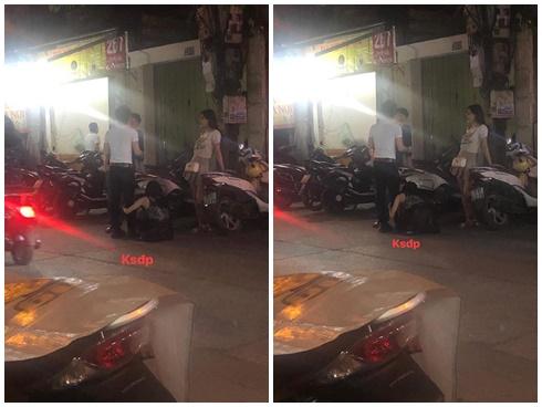 Bị 'đá', cô gái ngồi sụp xuống ôm chân bạn trai, khóc lóc níu kéo trên đường