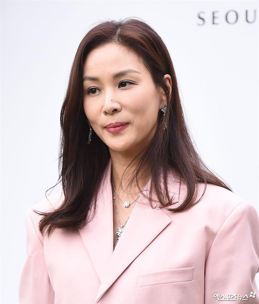 Dàn mỹ nhân đình đám khoe nhan sắc bất phân thắng bại tại hôn lễ của Ảnh hậu xứ Hàn-12