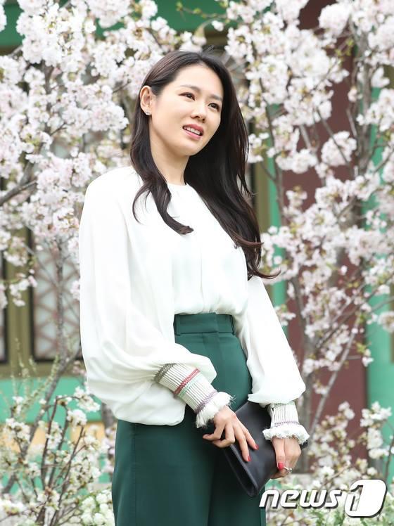 Dàn mỹ nhân đình đám khoe nhan sắc bất phân thắng bại tại hôn lễ của Ảnh hậu xứ Hàn-5