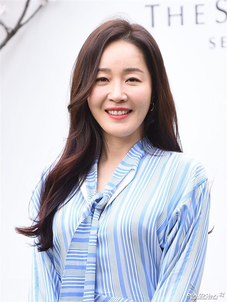 Dàn mỹ nhân đình đám khoe nhan sắc bất phân thắng bại tại hôn lễ của Ảnh hậu xứ Hàn-16