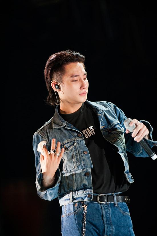 Khá Bảnh tạm biệt mái tóc bờm ngựa trong thời gian bị tạm giam chờ điều tra xét hỏi-4