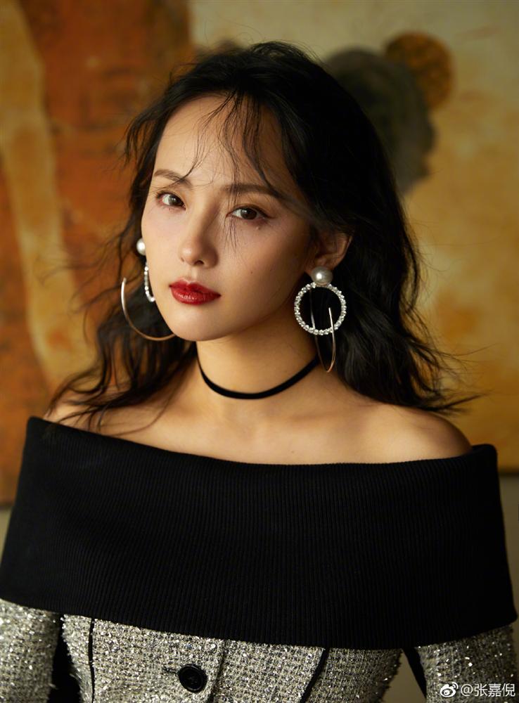 Hành xử kém văn hóa của sao trên phim trường: mỹ nữ Diên Hi Công Lược đánh người, Á hậu Hàn Quốc lăng mạ đạo diễn-1