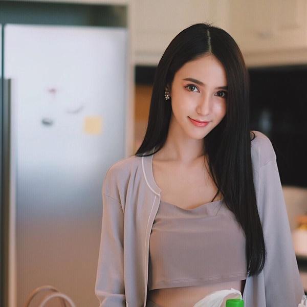 2 nhan sắc ngây thơ đình đám hội ngộ: Phần thắng nghiêng về Ngọc Trinh hay thần tiên tỉ tỉ Thái Lan?-6