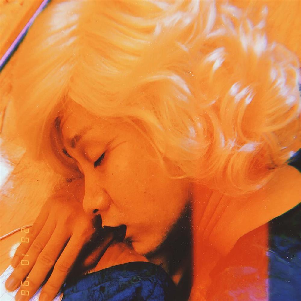 Hải Triều chào buổi sáng với khuôn mặt trang điểm vàng khè khiến fan vừa giật mình vừa buồn cười-3