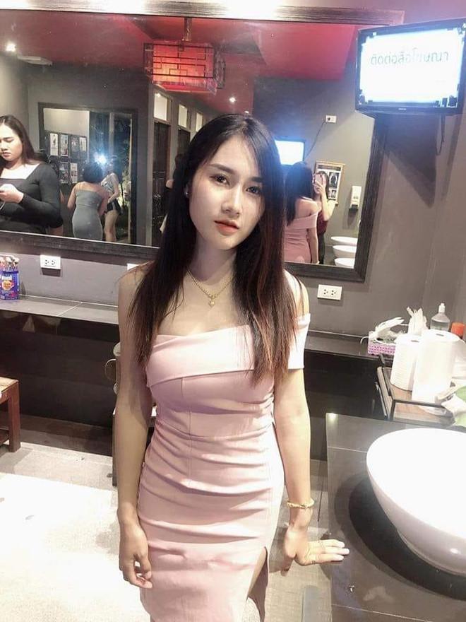 Quán đông khách nhờ có dàn trai xinh gái đẹp này bán hàng-2