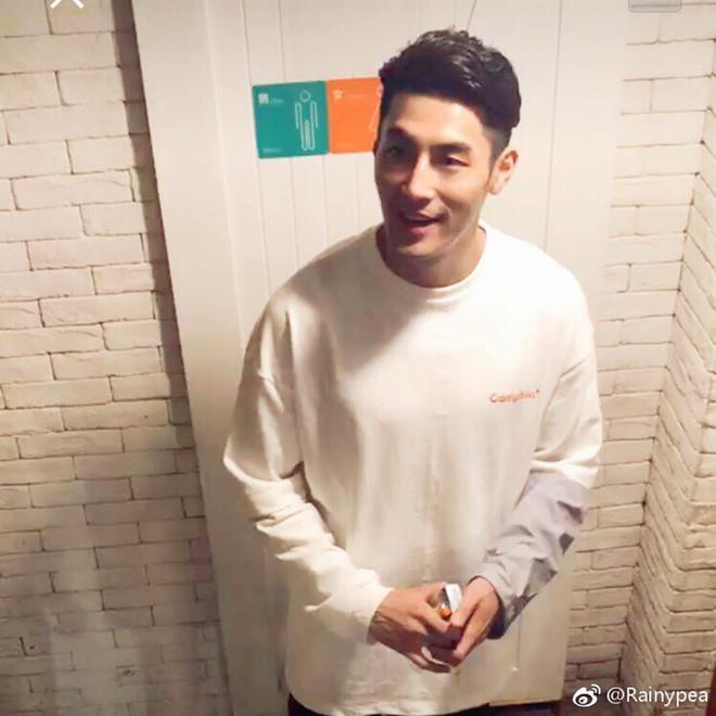 Quán đông khách nhờ có dàn trai xinh gái đẹp này bán hàng-8