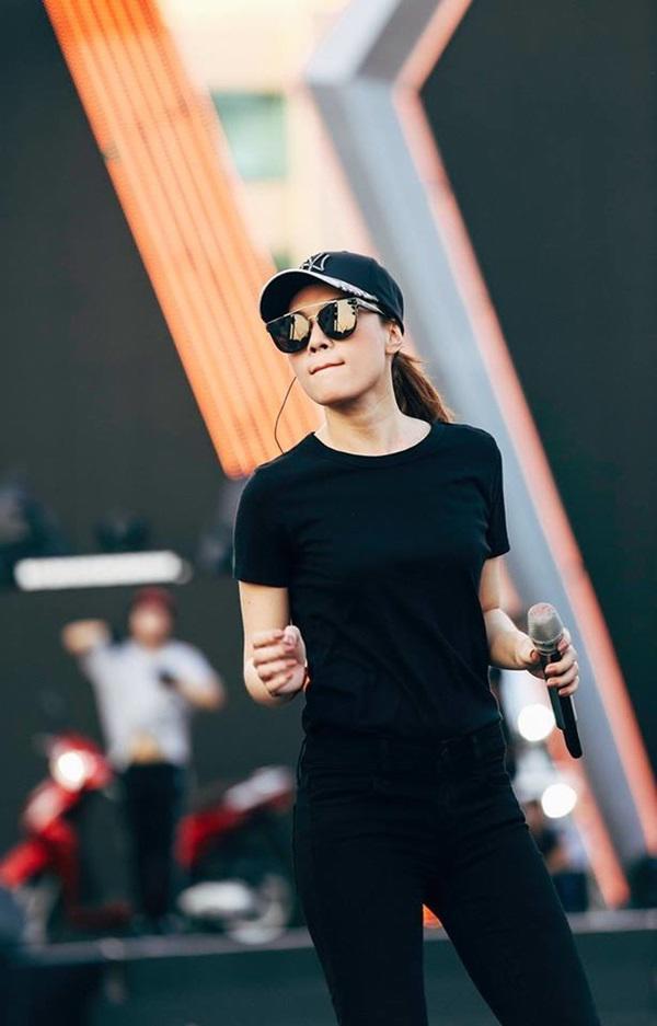 Thu nhập không đếm xuể hàng tháng, Mỹ Tâm vẫn chuộng style bình dân giản dị nhất nhì Vbiz-6