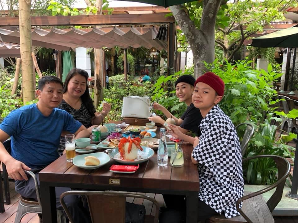 Midu gây xôn xao với khoảnh khắc tránh fans như tránh tà khi bị dụ chụp ảnh sexy-7