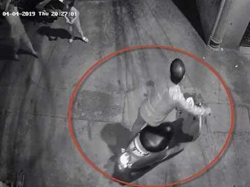 Thầy giáo dạy Toán bị tố dâm ô 7 nam sinh giỏi ở Hà Nội-1