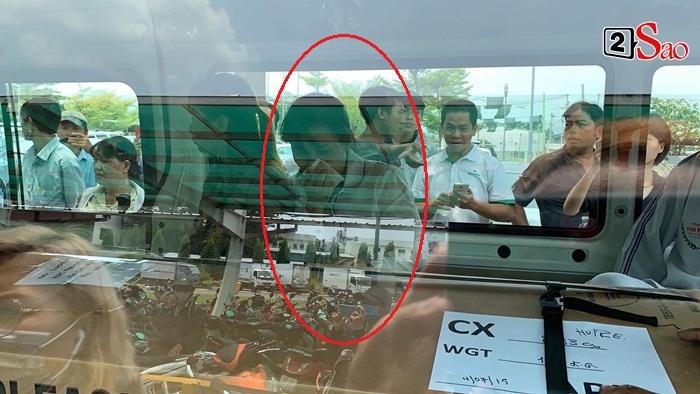 Tang lễ nghệ sĩ Anh Vũ: Trời càng tối, nghệ sĩ và người dân đến viếng càng đông-2