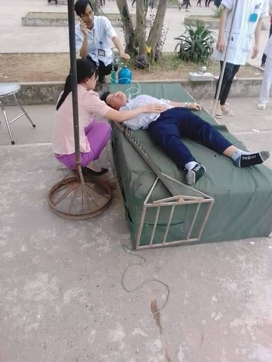 Tai nạn KHỦNG KHIẾP ở trường học: Học sinh lớp 6 bị cây cột nhảy cao có đinh cắm vào đầu-1