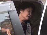 Mẹ cố nghệ sĩ Anh Vũ đã khỏe lại và xuất hiện trong lễ tang con trai-6