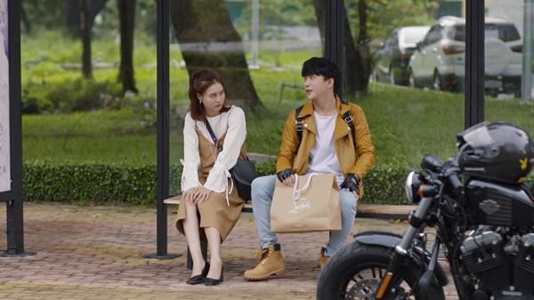 B Trần không tiếc tiền tặng túi hiệu cho Lan Ngọc trong tập 44 Mối Tình Đầu Của Tôi-2