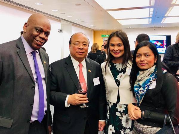 Xinh đẹp, gia thế khủng thôi chưa đủ, vợ mới của chồng cũ Hồng Nhung còn gây chú ý bởi...-7