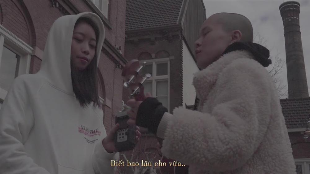 Đầu trọc ôm đàn nghêu ngao hát, Tiên Tiên thu về cả ngàn lượt like-2