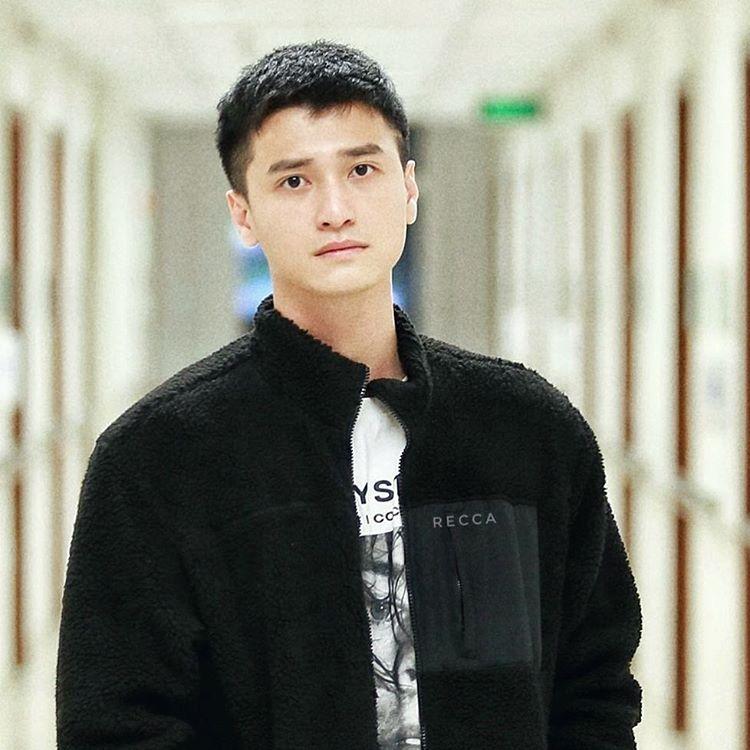 Đạo diễn Gái già lắm chiêu mắng Huỳnh Anh mất dạy, vô học, Tú Vi hùa theo: Ghét các thể loại đi trễ-1