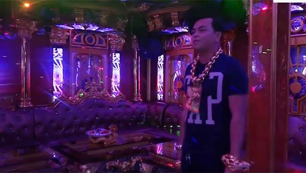 Bên trong phòng karaoke Phúc XO làm chủ: Không gian ảo, TV 200 inch ném ly vào không vỡ-6