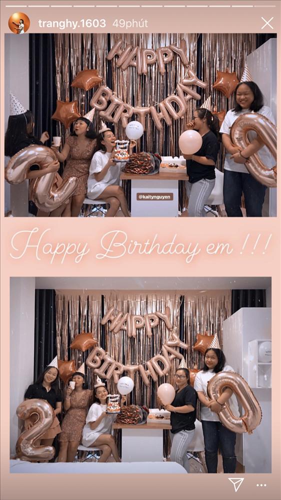 CÁI GÌ ĐÂY: Kaity Nguyễn bất ngờ được Trang Hý quỳ gối cầu hôn bằng nhẫn 200 nghìn vào đúng sinh nhật tuổi 20-4