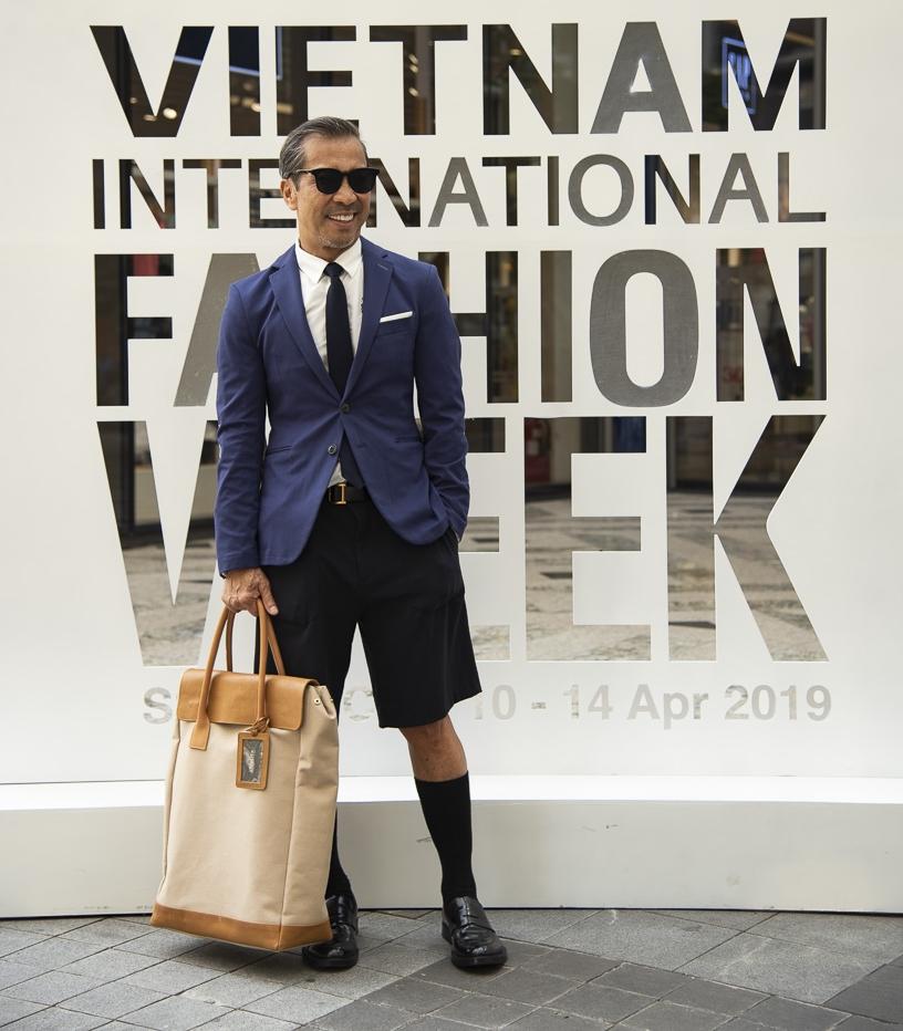 Ngắm những bộ cánh street style ngày đầu Vietnam International Fashion Week mà tưởng Halloween đến sớm nửa năm-6