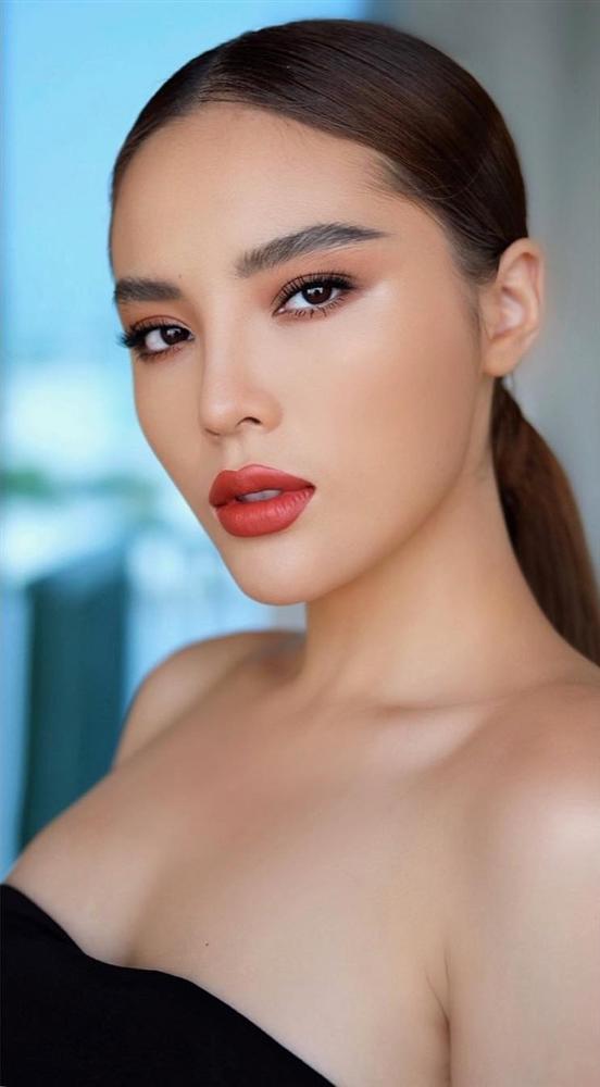 Diện crop-top xuống phố, Hồ Ngọc Hà 36 tuổi khoe vòng eo con kiến khiến nhiều mẹ bỉm sữa ghen tỵ-4