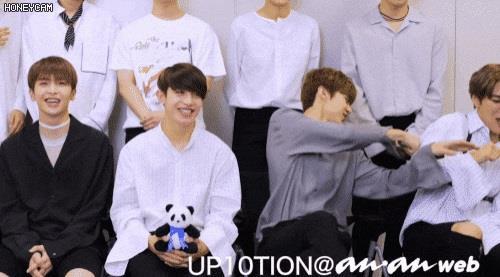 Ca sĩ từng dính nghi án quấy rối nữ thần tượng 15 tuổi giờ ra sao?-13