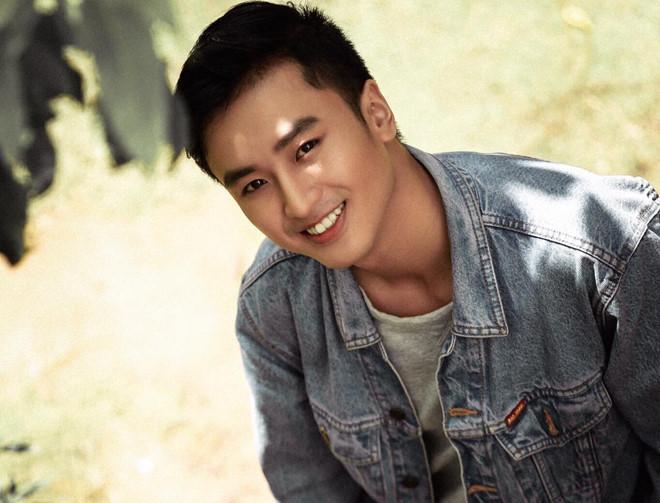 Bác sĩ đa khoa 9X điển trai, hát hay ở Sài Gòn-1