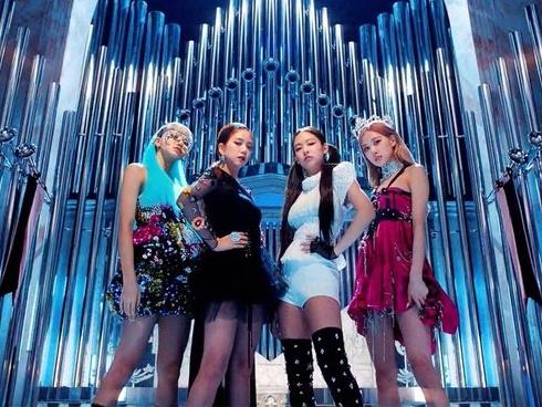 BLACK PINK tiếp tục hành trình Mỹ tiến, trở lại talkshow đình đám 'The Late Late Show With James Corden'