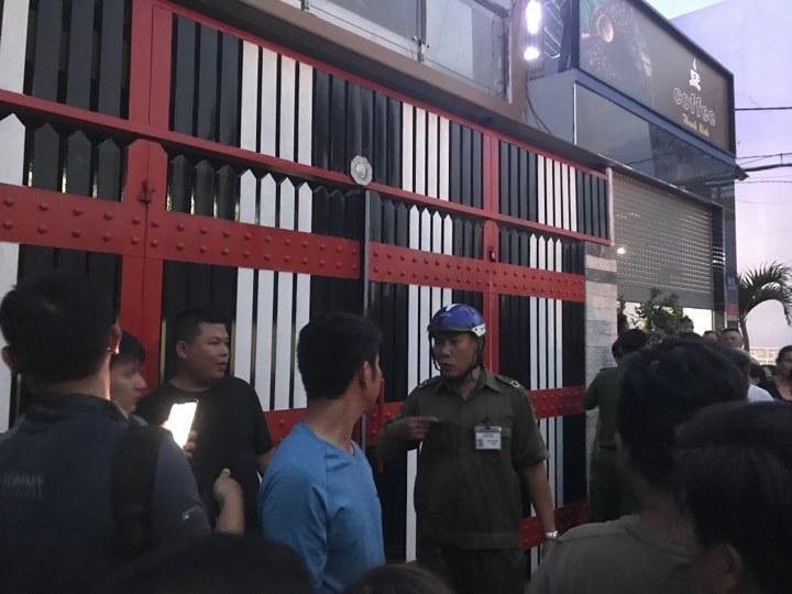 Cảnh sát xuyên đêm khám xét quán karaoke của Phúc XO-5