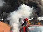 Bình Dương: Cháy lớn ở khu công nghiệp, cột khói đen khổng lồ bốc cuồn cuộn