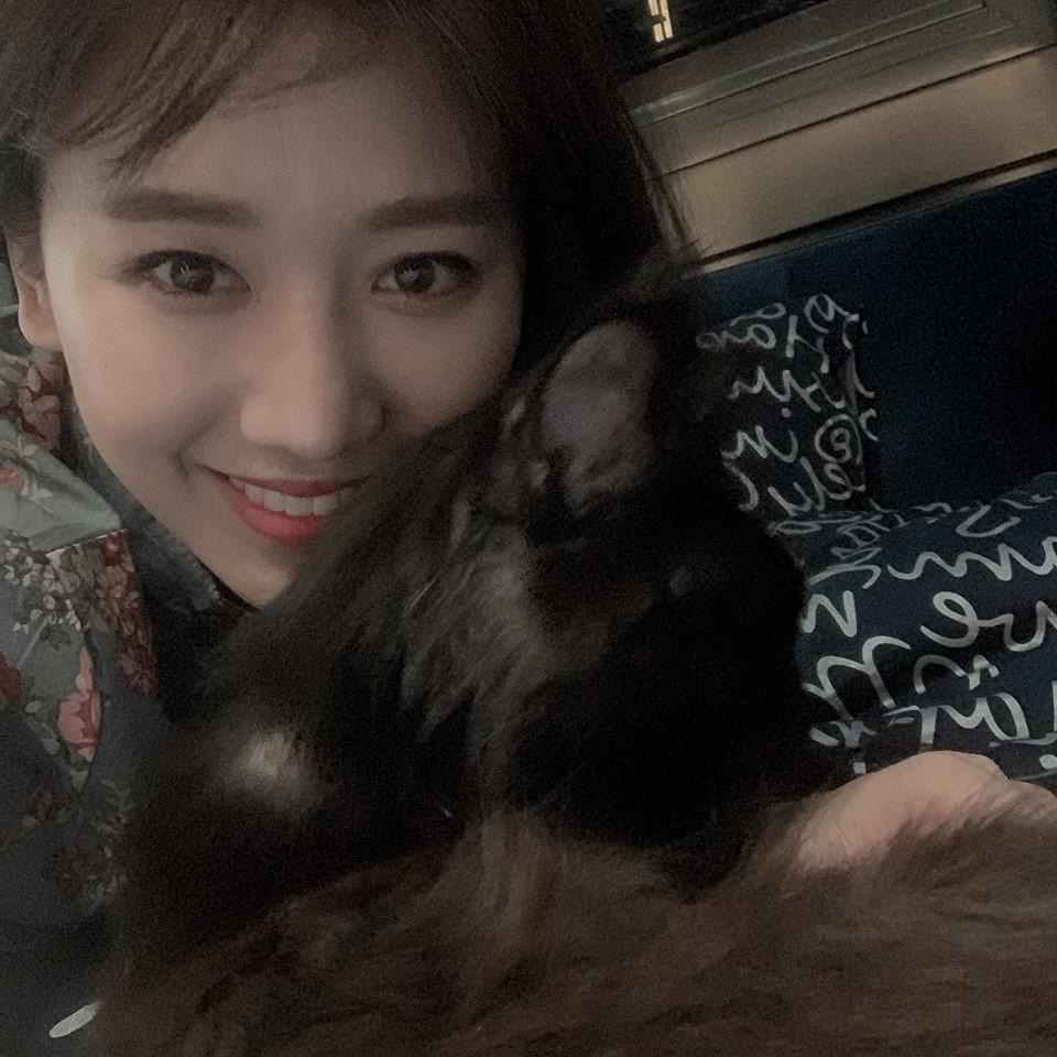 Hoa hậu HHen Niê than thở không thích chụp hình mà cứ bắt diễn-4