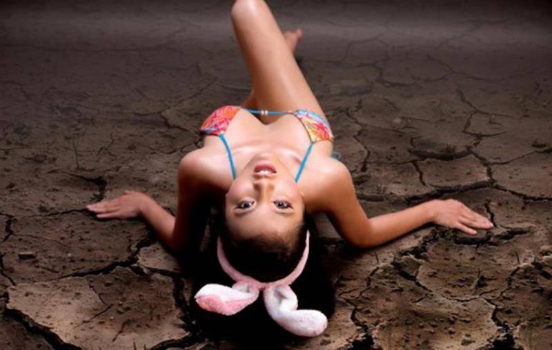 Có ai còn nhớ loạt ảnh nude vì môi trường gây choáng của Ngọc Quyên và loạt sao Việt?-8