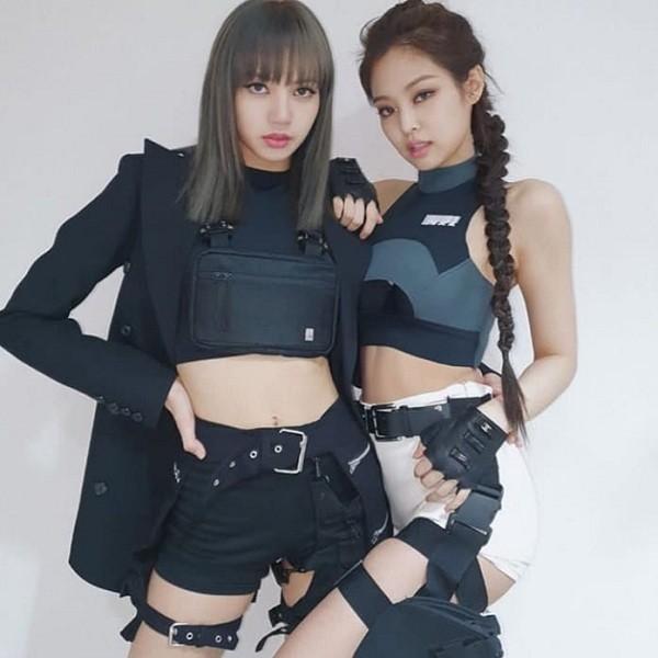 Netizen nghi ngờ Jennie (Black Pink) sao chép phong cách của Lara Croft - Angelina Jolie-7