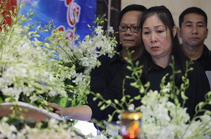 NSND Hồng Vân nghẹn ngào tiễn biệt Anh Vũ, gợi lại gần 20 năm yêu nghiệp diễn say mê của người em-3