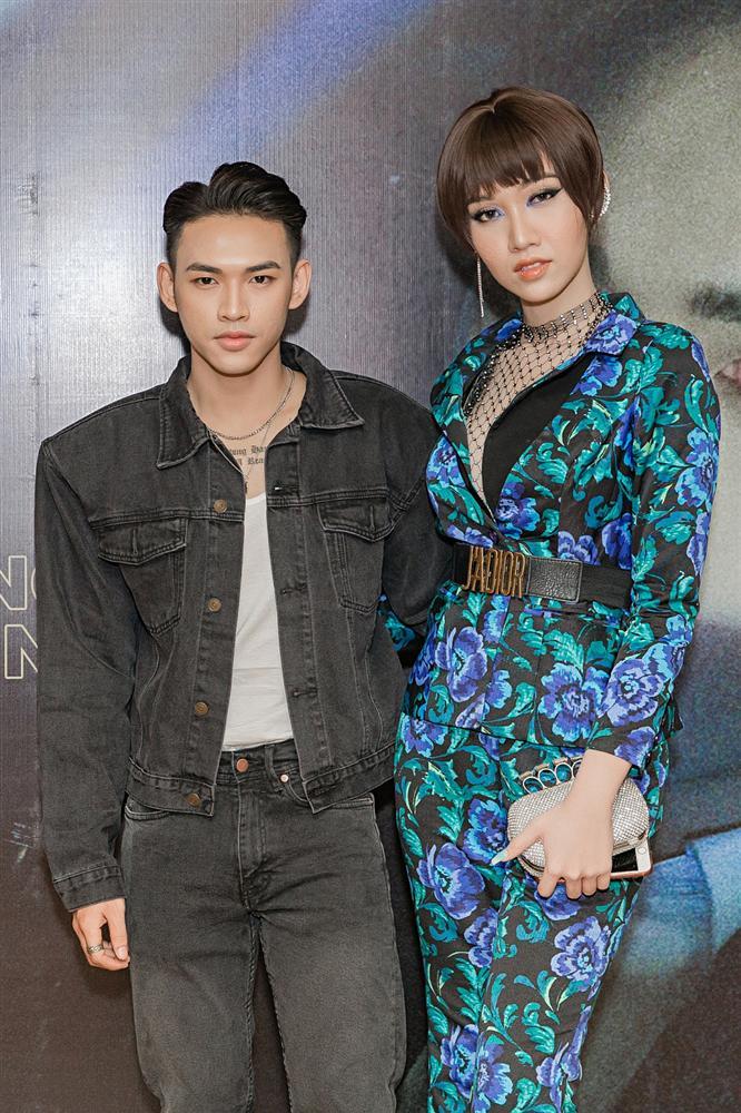 Giọng ca mạnh dạn mời Linh Ka đóng MV đầy rẫy cảnh nóng chẳng ngại bị gọi là Chi Pu version nam-8