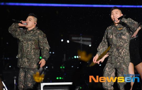 Bất chấp chuỗi bê bối chấn động của Seungri, 2 mảnh Big Bang đốt cháy sân khấu buổi hòa nhạc quân đội-1