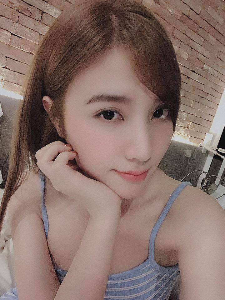 Hotgirl ngủ gật khiến fans tan chảy khi cover Anh đang ở đâu đấy anh của Hương Giang Idol-3