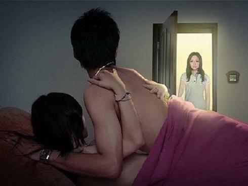 Nam bác sĩ phát hiện vợ ngoại tình nhờ chiếc camera hàng xóm