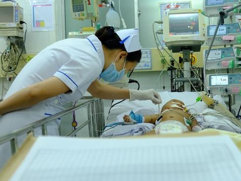 Cha của bé trai 2 tháng tử vong sau khi tiêm vắc-xin 5 trong 1 viết đơn tố cáo 3 bệnh viện, phòng khám nhi-5