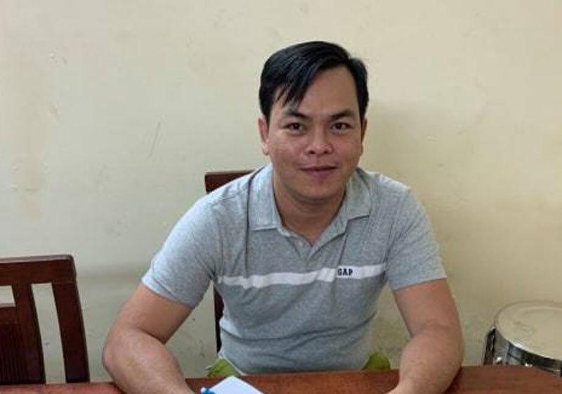 Ngáo ảo Phúc XO: Đeo vàng giả, xe máy biển số fake, ô tô vàng đi thuê-1