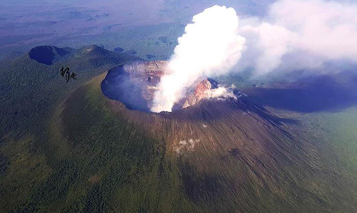 Bỏ ra 34 triệu và chờ nửa năm mới mua được vé vào công viên đặc biệt này-1