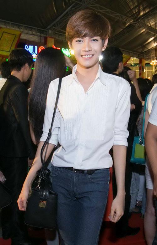 Trước khi lột xác sexy thành Hoa hậu Quận 10, Đào Bá Lộc từng có thời da bọc xương nhìn đến thảm thương-19