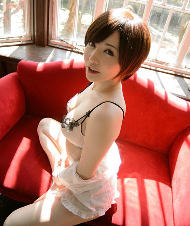 Sống sang chảnh, không thiếu tiền nhưng mỹ nữ này vẫn đóng phim 18+-5