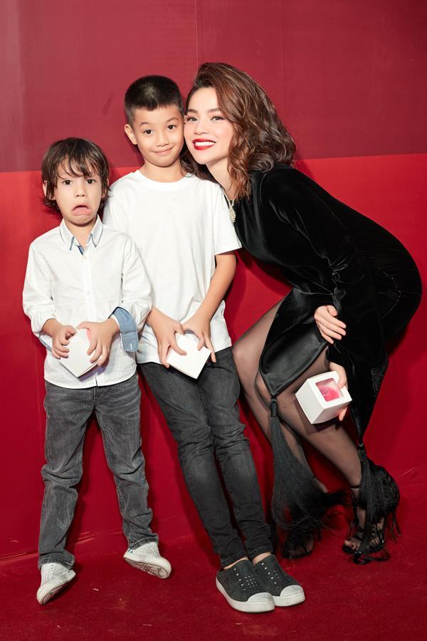 Ngắm Subeo miệt mài làm bánh, Hồ Ngọc Hà không quên nhắc nhở quý tử một câu khiến ai nghe cũng hết hồn-14