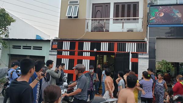 Hàng xóm vạch trần sự giàu có của Phúc XO: Về nhà thấy mẹ đeo sợi dây chuyền, Phúc cũng mượn-2