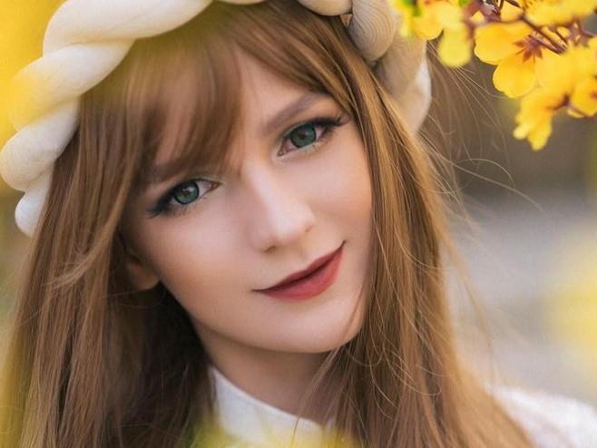 4 hot girl Ukraine xinh như búp bê nổi tiếng với dân mạng Việt Nam-1