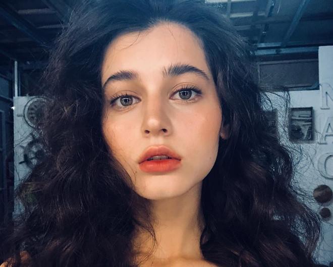 4 hot girl Ukraine xinh như búp bê nổi tiếng với dân mạng Việt Nam-9